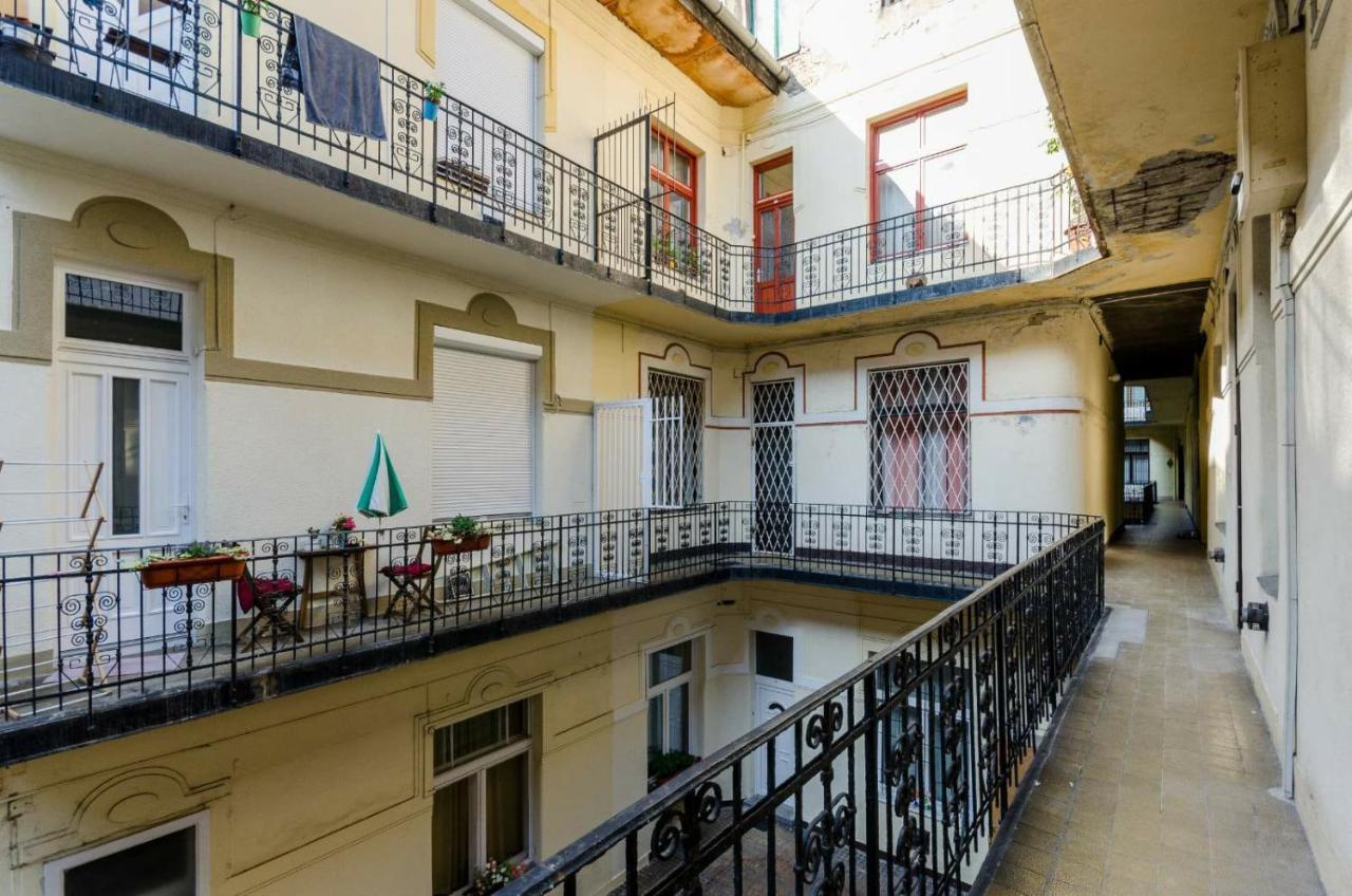 Quiet Cozy Apartment In Party Street E1 Budapest Exterior foto