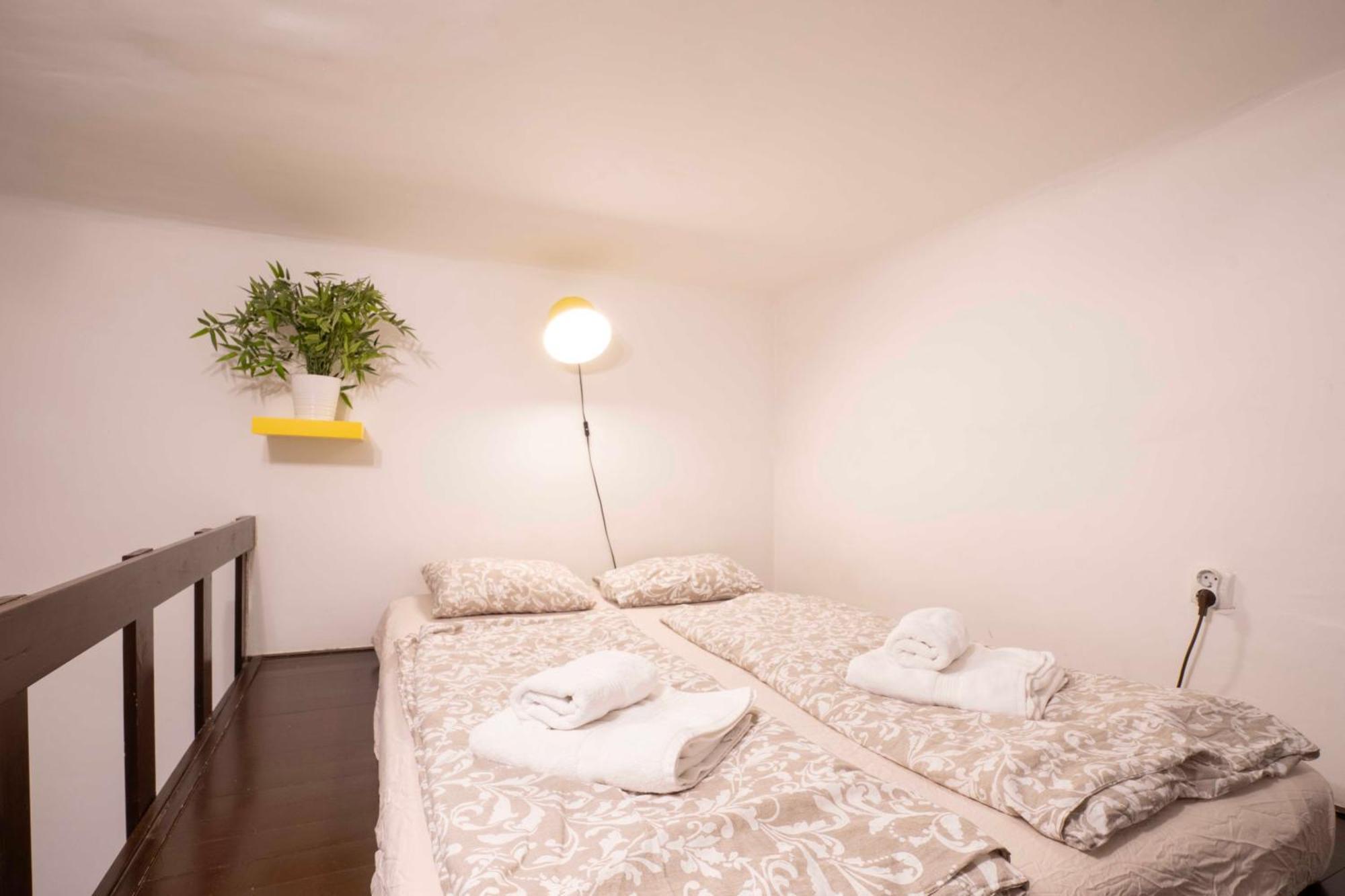 Quiet Cozy Apartment In Party Street E1 Budapest Exterior foto